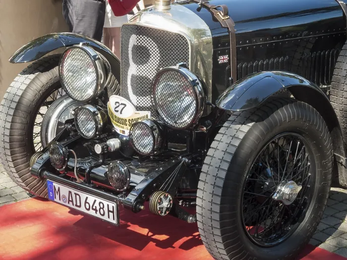 Framed Print : Side-front view of the Bentley Special Speed 8 with start number 27