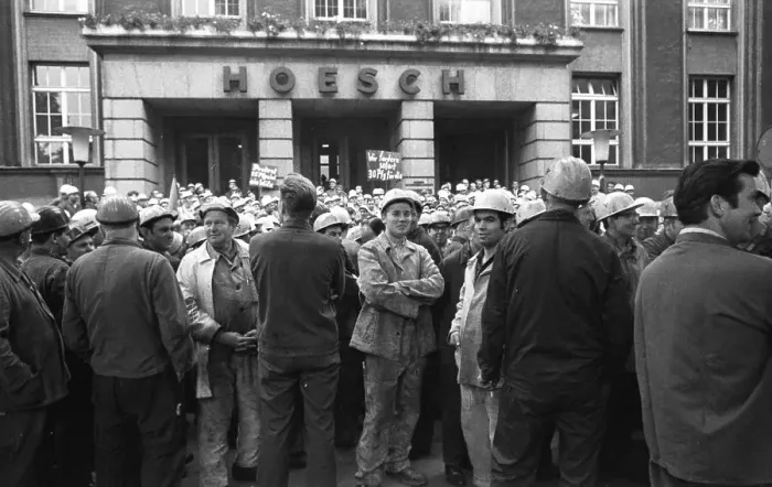 Framed Print : With a siege and temporary occupation of the Hoesch AG headquarters on 11