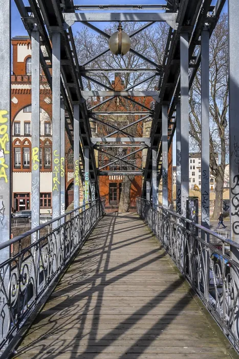 Framed Print : The Siemens footbridge on Charlottenburger Ufer Framed Print : The Siemens footbridge on Charlottenburger Ufer