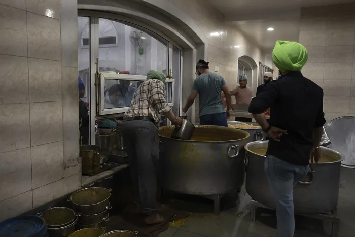Framed Print : Sikh, temple, kitchen, indian food, delhi, india