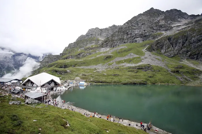 Framed Print : Sikhs shrine Shri Hemkund Sahib situated (4320 meters high)