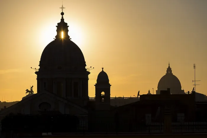 Framed Print : Silhouettes rooftops, St Peter's Square Framed Print : Silhouettes rooftops, St Peter's Square