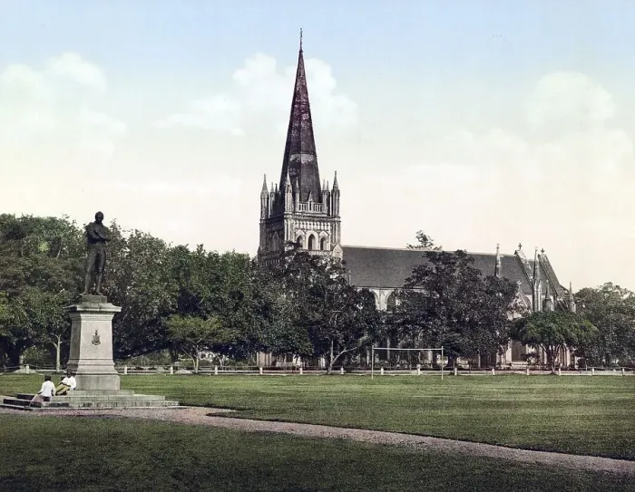 Framed Print : Singapore, St Andrew's Cathedral & Raffles Monument