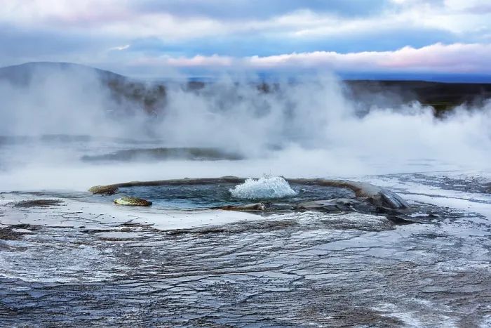 Framed Print : Sinter terraces with geyser, sulphur vapour Framed Print : Sinter terraces with geyser, sulphur vapour