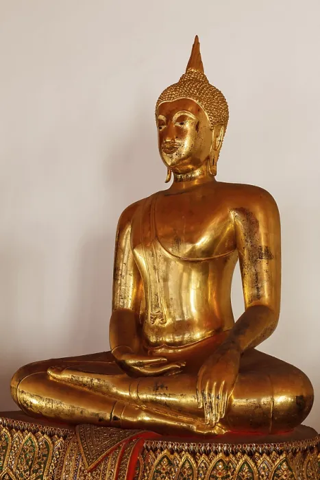 Framed Print : Sitting Buddha Gold Statue close up in Buddhist Temple
