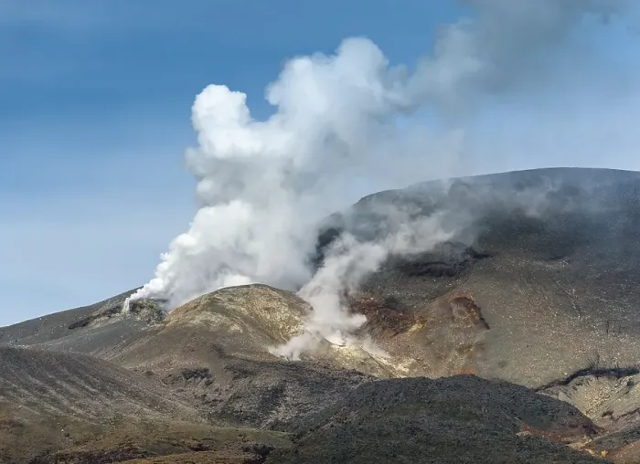 Framed Print : Smoking Mount Tongariro near Ngauruhoe