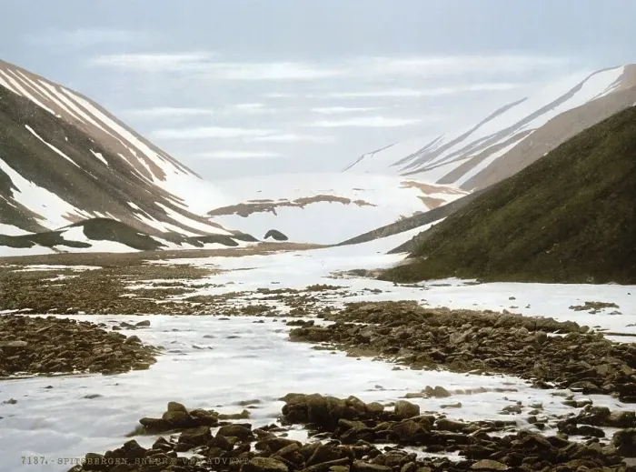 Framed Print : Snebrae at Advent Bay, Spitsbergen Framed Print : Snebrae at Advent Bay, Spitsbergen