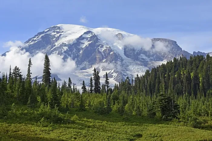 Framed Print : Snow-capped summit of Mount Rainier Framed Print : Snow-capped summit of Mount Rainier