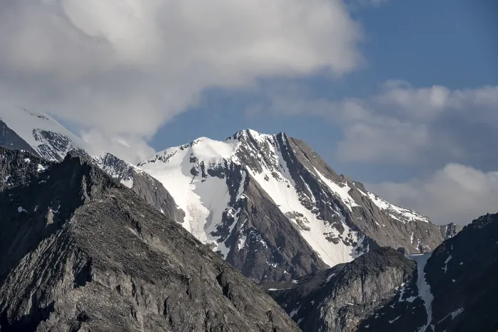 Framed Print : Snow-covered mountains, high alpine landscape Framed Print : Snow-covered mountains, high alpine landscape