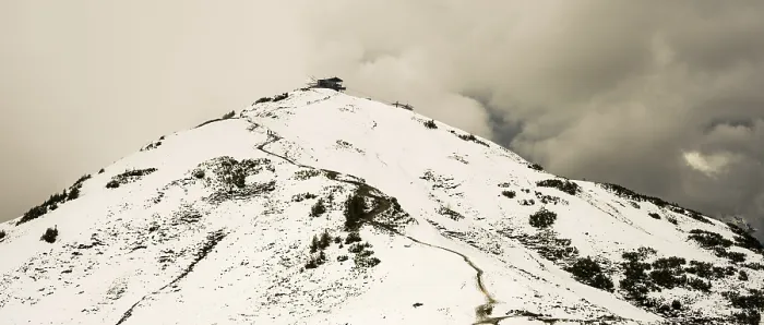 Framed Print : After snowfall in May: Hiking trail from the Kanzelwandbahn mountain station to the Fellhorn