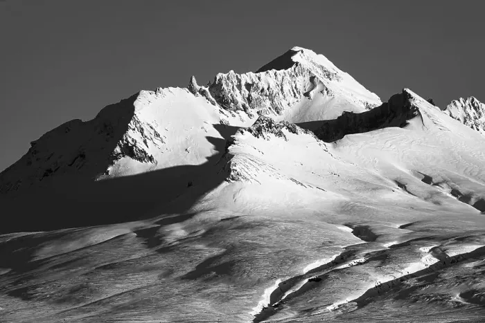 Framed Print : Snowy mountain peaks of Skaftafellsfjoell Framed Print : Snowy mountain peaks of Skaftafellsfjoell