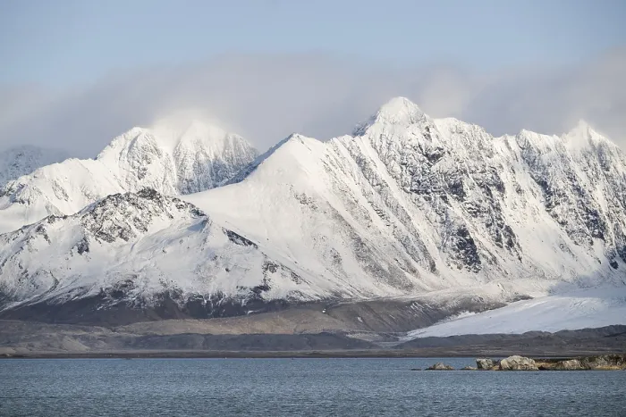 Framed Print : Snowy mountains, Spitsbergen, Svalbard Framed Print : Snowy mountains, Spitsbergen, Svalbard
