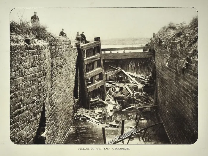 Framed Print : Soldiers at the damaged lock, sluice at Boezinge in Flanders during the First World War Framed Print : Soldiers at the damaged lock, sluice at Boezinge in Flanders during the First World War