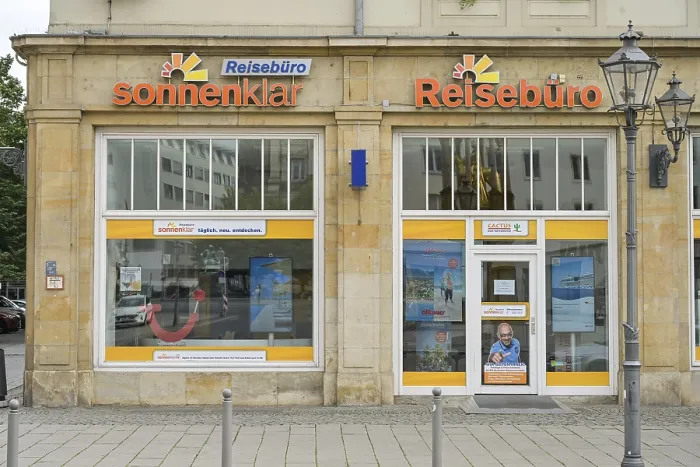 Framed Print : Sonnenklar travel agency, Alter Markt