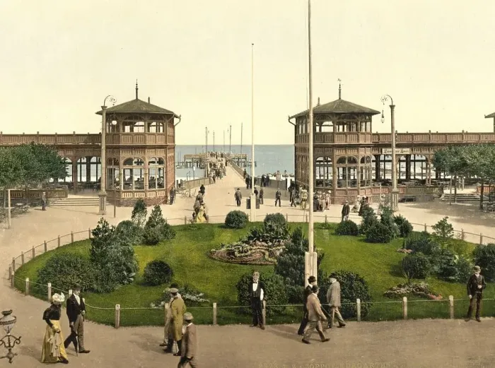 Framed Print : Spa garden and landing stage in Sopot