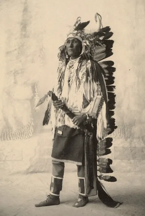 Framed Print : Spies On The Enemy, Chief with feather headdress, Crow, North American Indian tribe, after a painting by F.A.Rinehart, 1899, Historic, digitally restored reproduction of an original from the period Framed Print : Spies On The Enemy, Chief with feather headdress, Crow, North American Indian tribe, after a painting by F.A.Rinehart, 1899, Historic, digitally restored reproduction of an original from the period