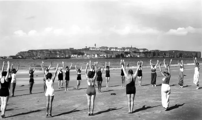 Framed Print : Sport, beach gymnastics, 1930s Framed Print : Sport, beach gymnastics, 1930s