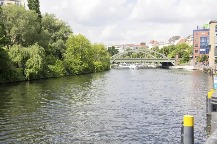 Framed Print : Spree in Berlin