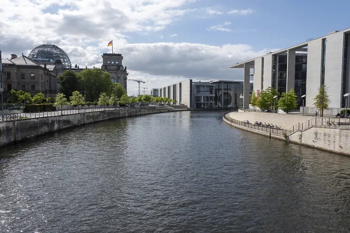 Framed Print : The Spree, left Reichstag building