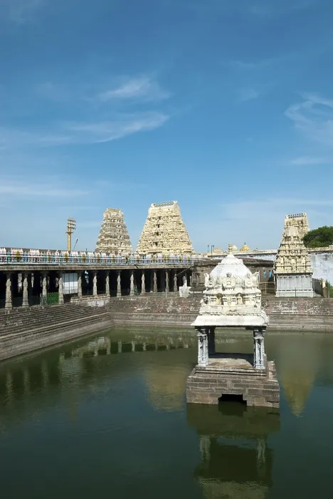 Framed Print : Sri Ekambaranathar Temples with tank
