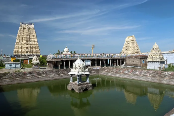 Framed Print : Sri Ekambaranathar Temples with tank Framed Print : Sri Ekambaranathar Temples with tank