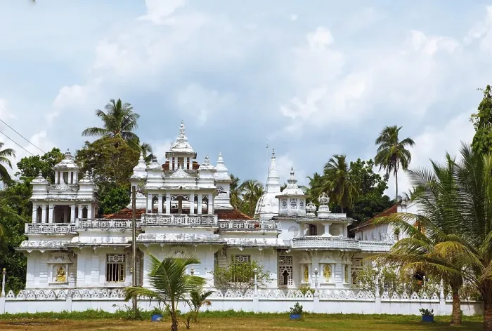 Framed Print : Sri Pushparama Temple, Balapitiya