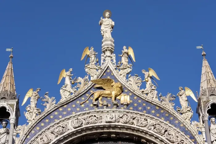 Framed Print : St. Mark's Lion symbol on Basilica di San Marco Framed Print : St. Mark's Lion symbol on Basilica di San Marco