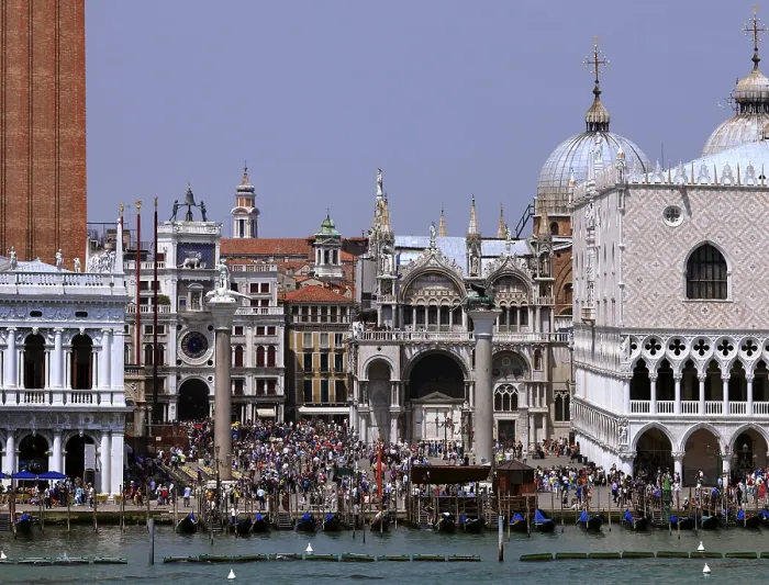 Framed Print : St. Mark's Square, Piazza di San Marco Framed Print : St. Mark's Square, Piazza di San Marco