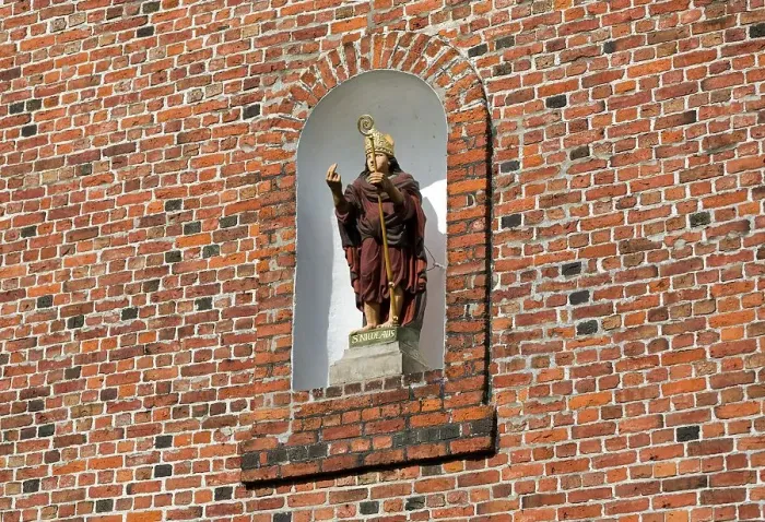 Framed Print : St. Nikolai on the church facade in Altenbruch Framed Print : St. Nikolai on the church facade in Altenbruch