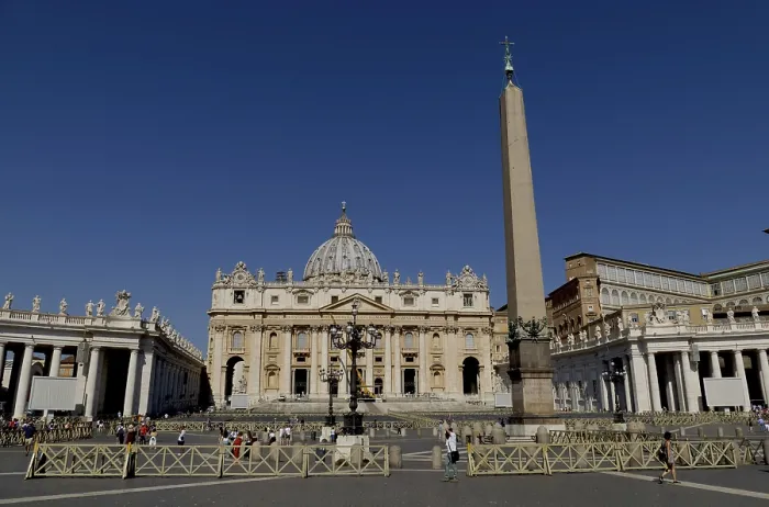 Framed Print : St Peter's Basilica, San Pietro in Vaticano Framed Print : St Peter's Basilica, San Pietro in Vaticano