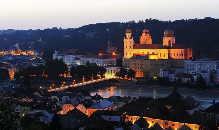 Framed Print : St. Stephan's Cathedral, Inn River with Marienbruecke or Mary's Bridge