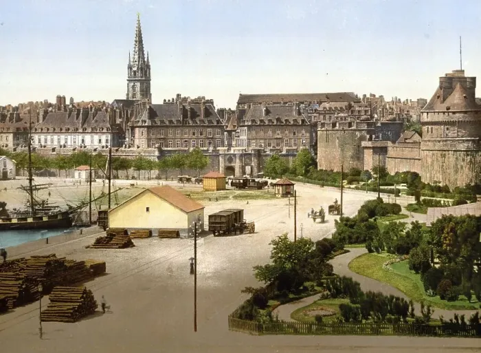Framed Print : St Vincent Gate, St Malo, Normandy Framed Print : St Vincent Gate, St Malo, Normandy
