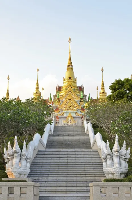 Framed Print : Stairs to Phra Mahathat Chedi Phakdi Prakat Framed Print : Stairs to Phra Mahathat Chedi Phakdi Prakat