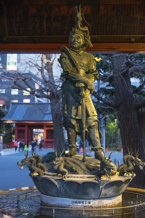 Framed Print : Statue asakusa sensoji temple, tokyo, japan