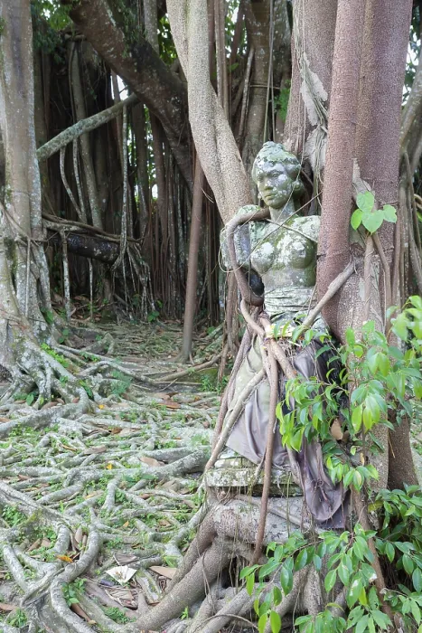 Framed Print : Statue of a Balinese woman, artist Louis van der Noordaa Framed Print : Statue of a Balinese woman, artist Louis van der Noordaa