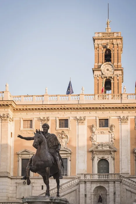 Framed Print : Statue and building dedicated to CLEMENTI VIII PONT MAX in Rome Italy