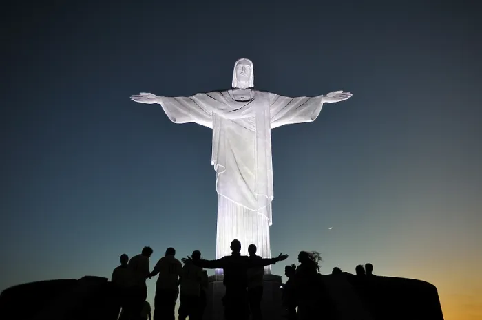 Framed Print : Statue of Christ the Redeemer, Cristo Redentor Framed Print : Statue of Christ the Redeemer, Cristo Redentor