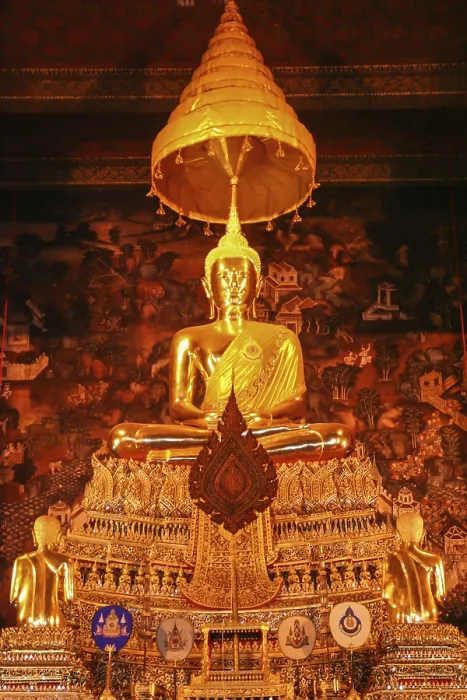 Framed Print : Statue of a golden Buddha inside a temple in Bangkok Framed Print : Statue of a golden Buddha inside a temple in Bangkok