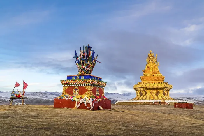 Framed Print : Statue on the hill at Yarchen Gar Monastery in Sichuan