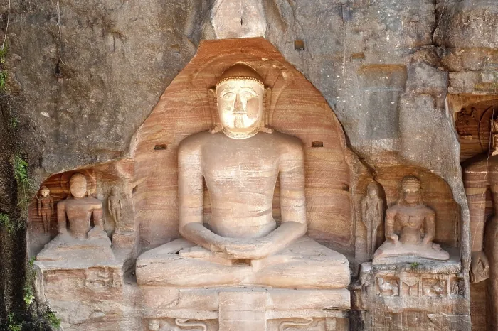 Framed Print : Statue of jain tirthankaras in gwalior fort