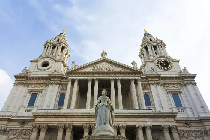 Framed Print : Statue of Queen Anne in front of St Framed Print : Statue of Queen Anne in front of St