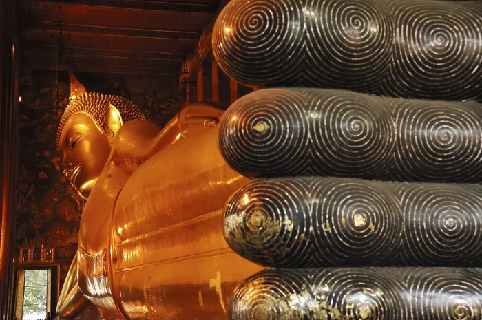 Framed Print : Statue of the Reclining Buddha