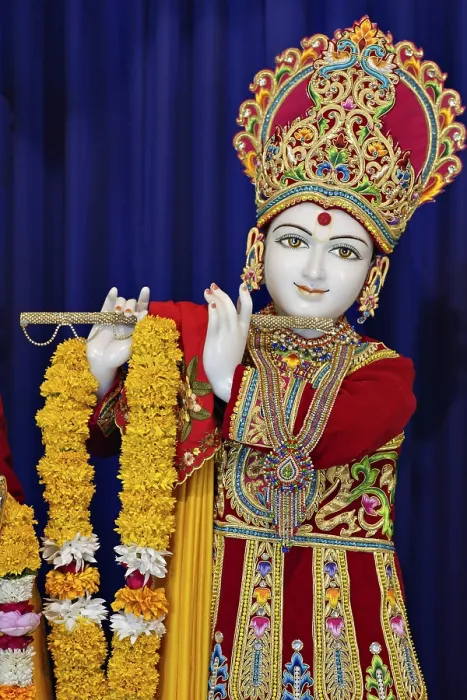 Framed Print : Statue of shri Krishna, Swaminarayan temple