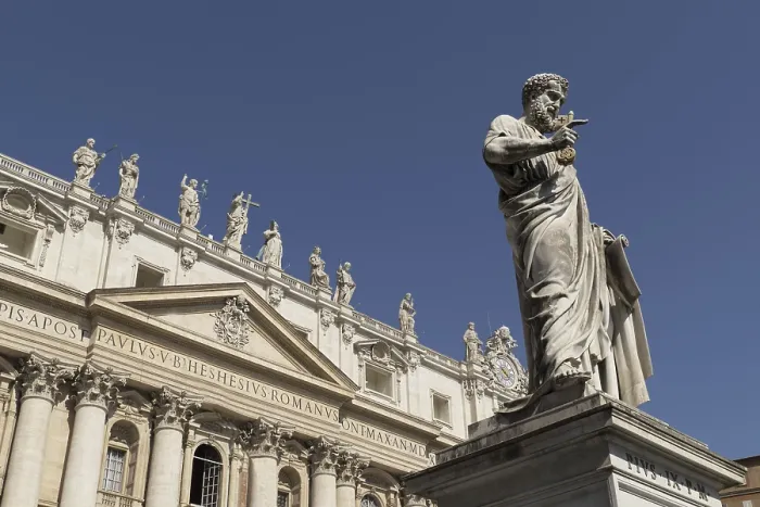 Framed Print : Statue of St Peter, St Peter's Basilica