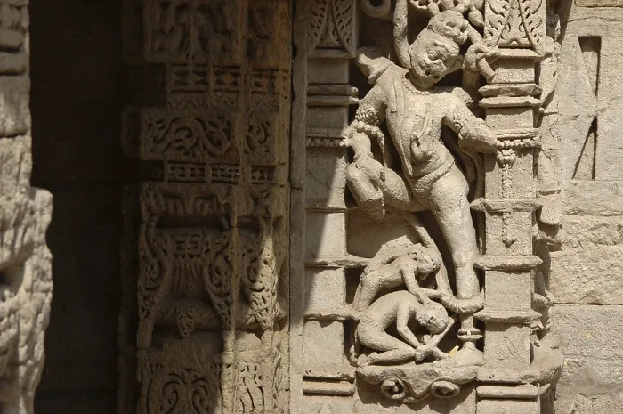 Framed Print : Statues carved on wall in Patan Jain temple Framed Print : Statues carved on wall in Patan Jain temple