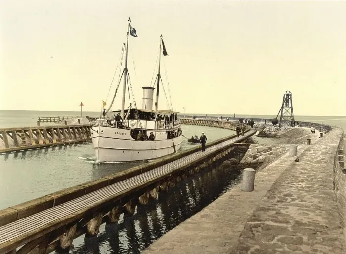 Framed Print : Steamer at the harbour entrance Framed Print : Steamer at the harbour entrance