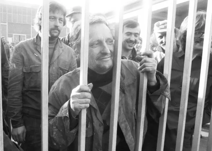 Framed Print : Steelworkers at Orenstein & paddock gathered for a spontaneous strike for wages behind the gates of their factory in