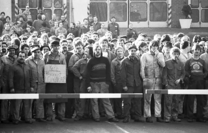 Framed Print : Steelworkers at Orenstein & paddock gathered for a spontaneous strike for wages behind the gates of their factory in Framed Print : Steelworkers at Orenstein & paddock gathered for a spontaneous strike for wages behind the gates of their factory in