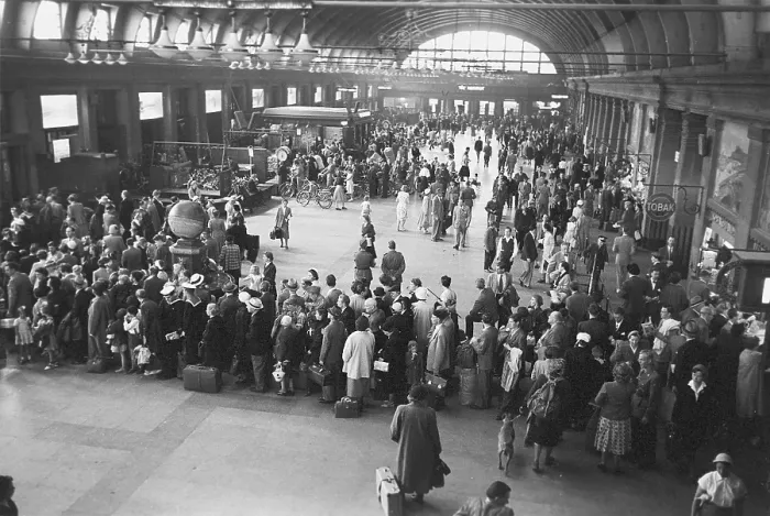 Framed Print : Stockholm Central Station in 1954. The large central hall is where everyone passes from and to the trains. Sweden Kristoffersson ref 1-23