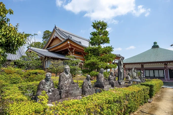 Framed Print : Stone Buddha Statues, Ninna-ji Renge-ji Temple Framed Print : Stone Buddha Statues, Ninna-ji Renge-ji Temple
